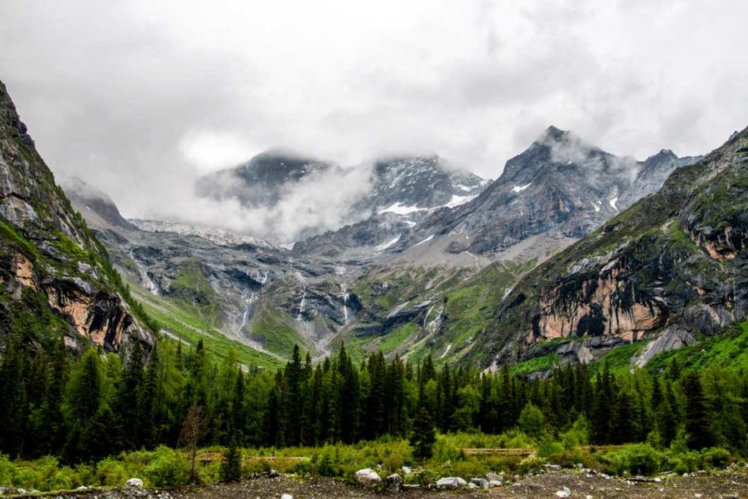 An early warning system helping prevent and relieve geological disasters in Sichuan province